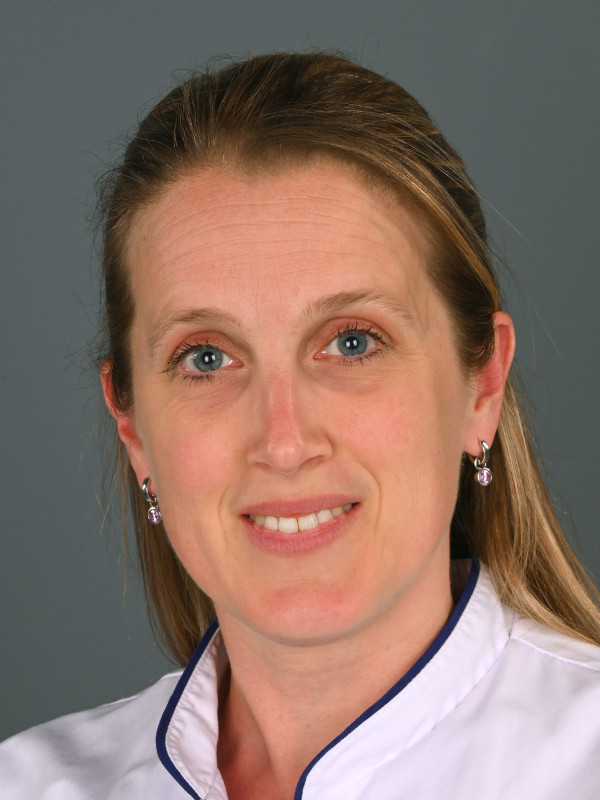 Dr. I. Punt